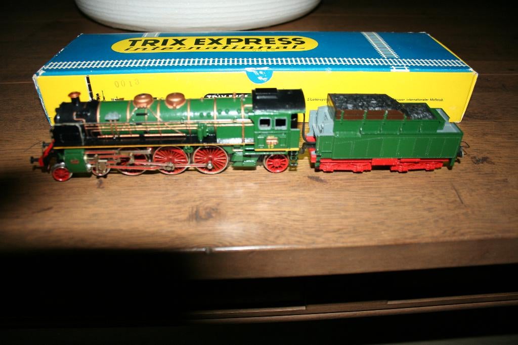 trix 2407  BR18 international voor 2 rail, Trix, Ophalen of Verzenden, Zo goed als nieuw, Analoog