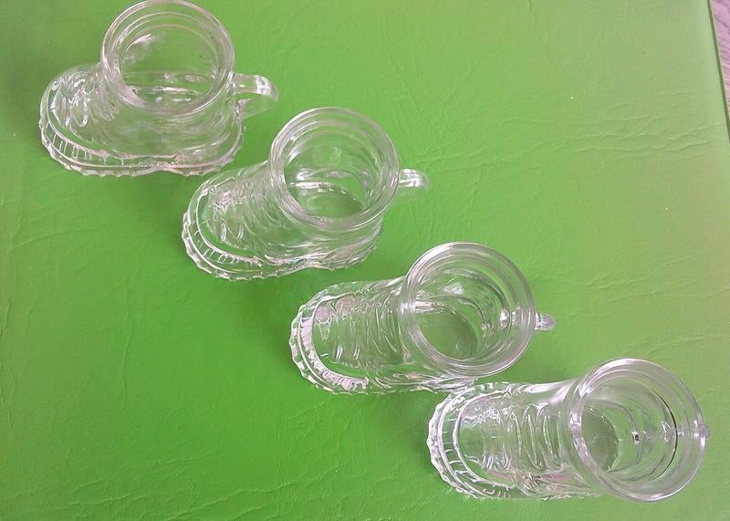 4 kleine glazen schoenen berg-wandelschoenen shot glaasjes, Ophalen of Verzenden, Gebruikt, Borrel- of Shotglas