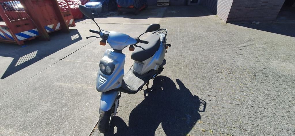 TGB scooter met geel kenteken, Ophalen, Gebruikt, Benzine, Overige merken