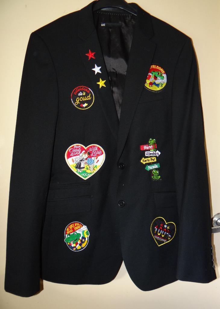 Leuk zwart OETELDONK/DEN BOSCH jas met emblemen (21), Ophalen, Carnaval, Maat 48/50 (M), Zo goed als nieuw