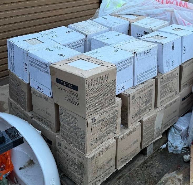 Nieuwe vloer en wandtegels 25m² met voegsel voor badkamer/wc, Ophalen, Nieuw, 20 tot 40 cm, 10 m² of meer