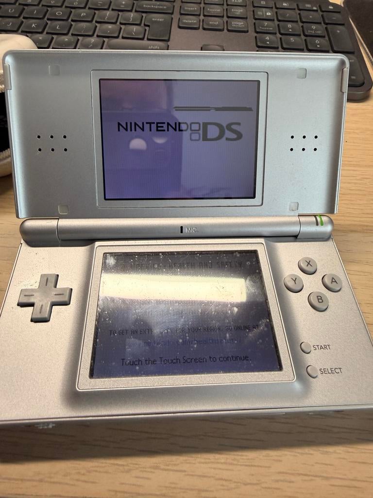 Nintendo DS Lite met R4 en Micro SD + Adapter, Ophalen, Gebruikt, Zilver, DS Lite