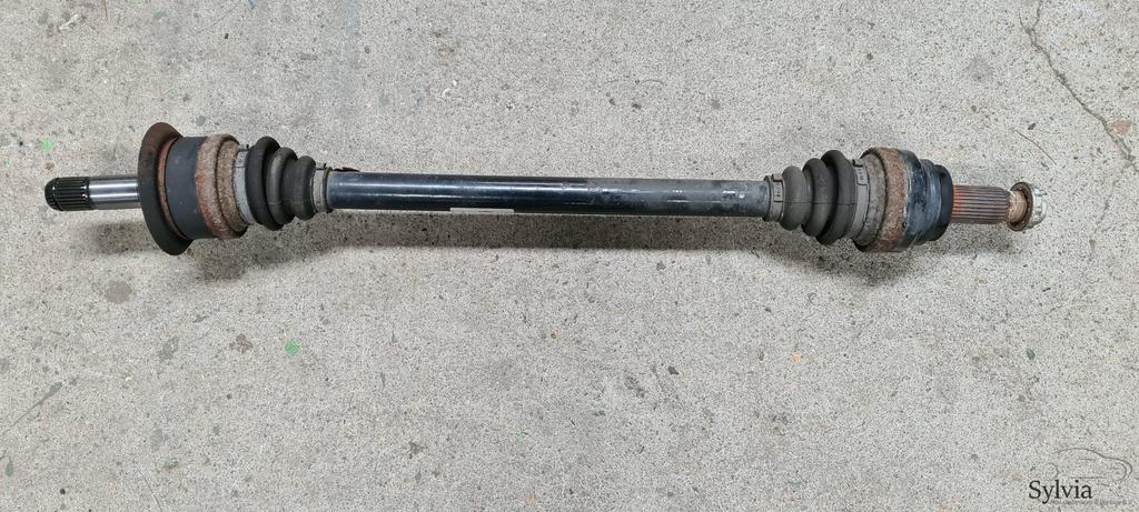 Aandrijfas rechts BMW 5 serie F10 F11 N47N B47  33207581028, Gebruikt, -, -, Ophalen of Verzenden