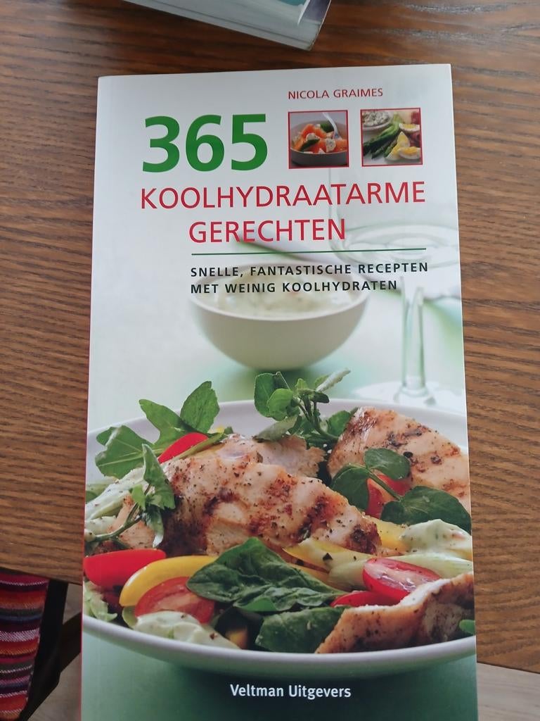 365 Koolhydraatarme Gerechten - Nicola Graimes Kookboek, Boeken, Gelezen, Hoofdgerechten, Nicola Graimes, Ophalen of Verzenden