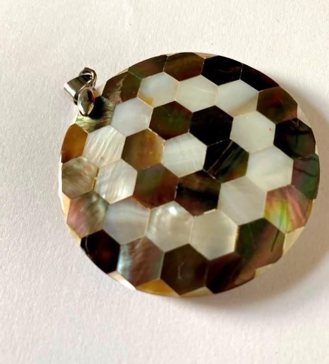 Prachtige Abalone Parelmoer zeshoek mozaïek pauashell hanger, Verzenden, Nieuw, Steen of Mineraal, Met edelsteen