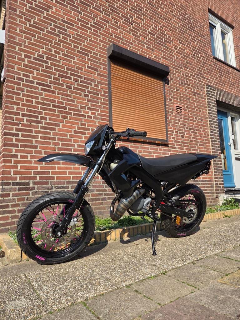 Derbi SM X-Trem 2005 zonder wok, Ophalen, 6 versnellingen, 70 cc
