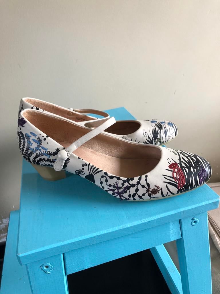 Camper ballerina's met klein hakje - Maat 39, Ophalen of Verzenden, Gedragen, Wit, Ballerina's