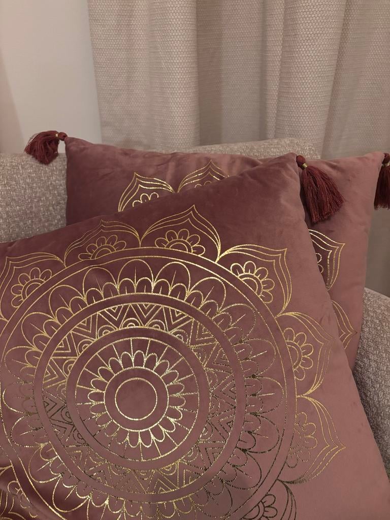 Twee Marrakech stijl kussens in goede staat, Ophalen of Verzenden, Gebruikt, Roze, Vierkant