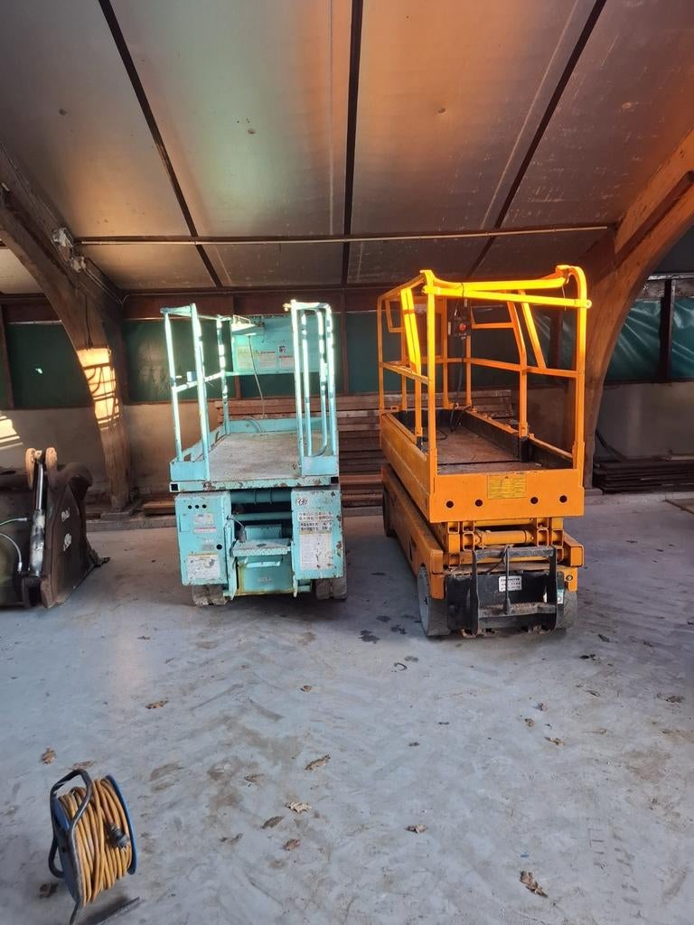 Hoogwerkers: Tanano 45C rupshoogwerker + Haulotte Compact8, Ophalen