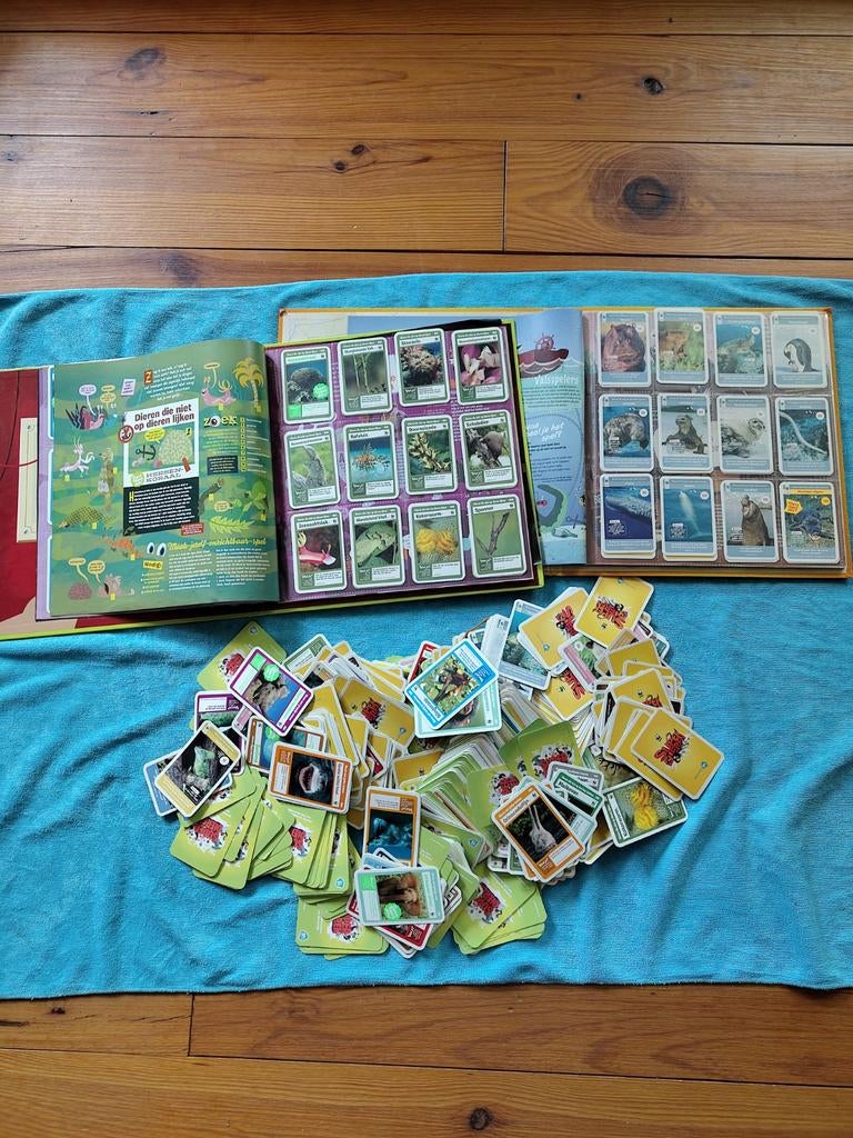Superdieren kaarten Albert Heijn - 2 albums + veel extra, Ophalen of Verzenden, Gebruikt, Overige soorten, Overige typen