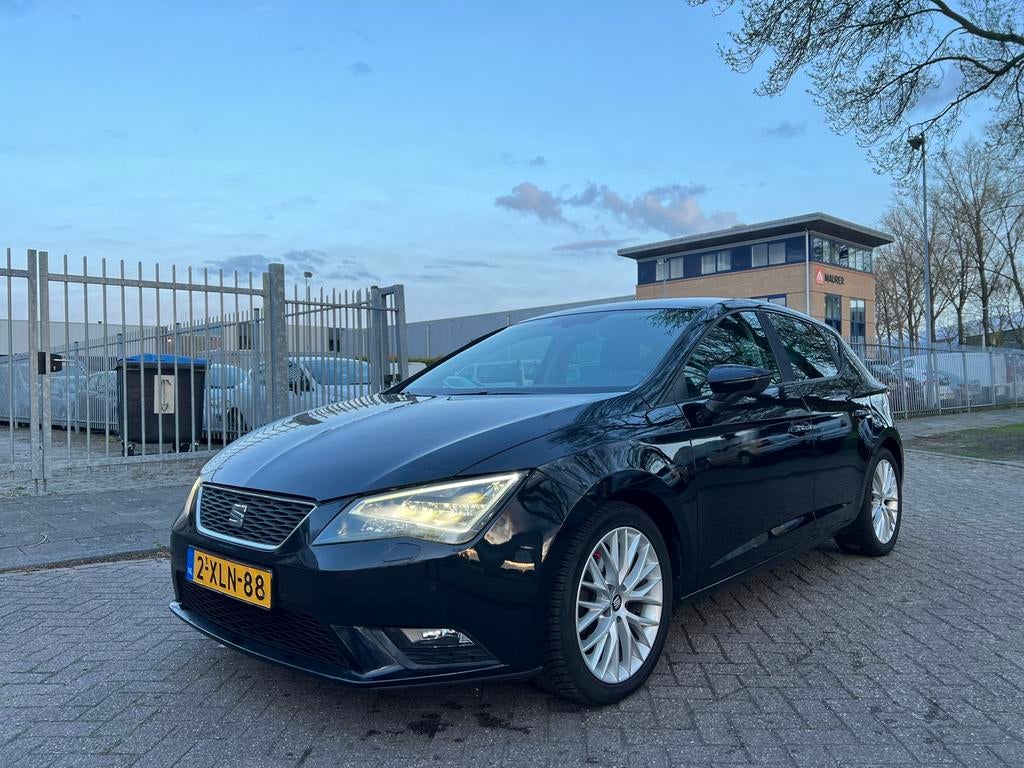 Seat Leon 1.6 TDI 81KW/110PK 2014 Zwart, Auto's, Voorwielaandrijving, 1160 kg, 4 cilinders, Leon