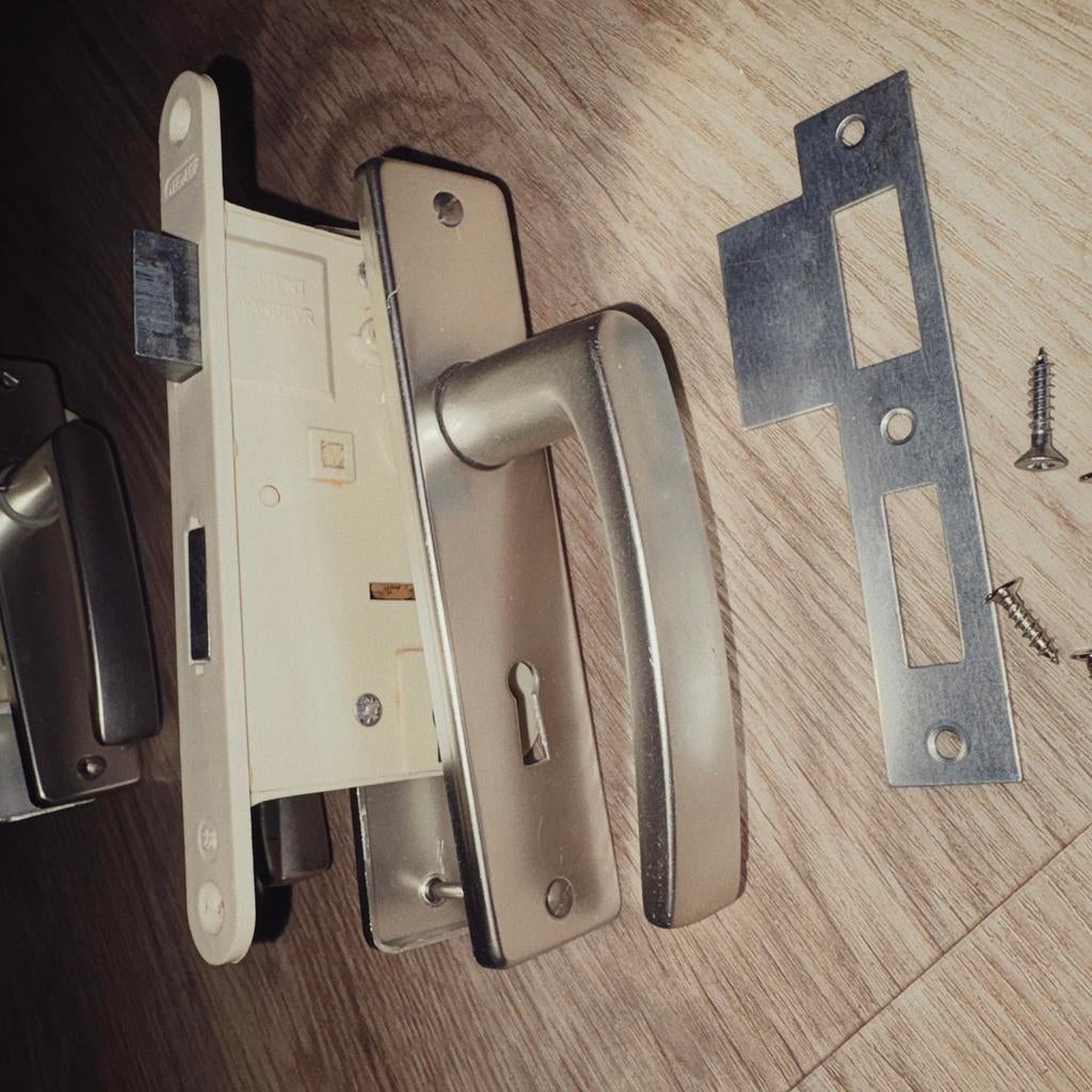 Nemef Deurbeslag set 55mm, sleutelnummer 26, Ophalen of Verzenden, Gebruikt