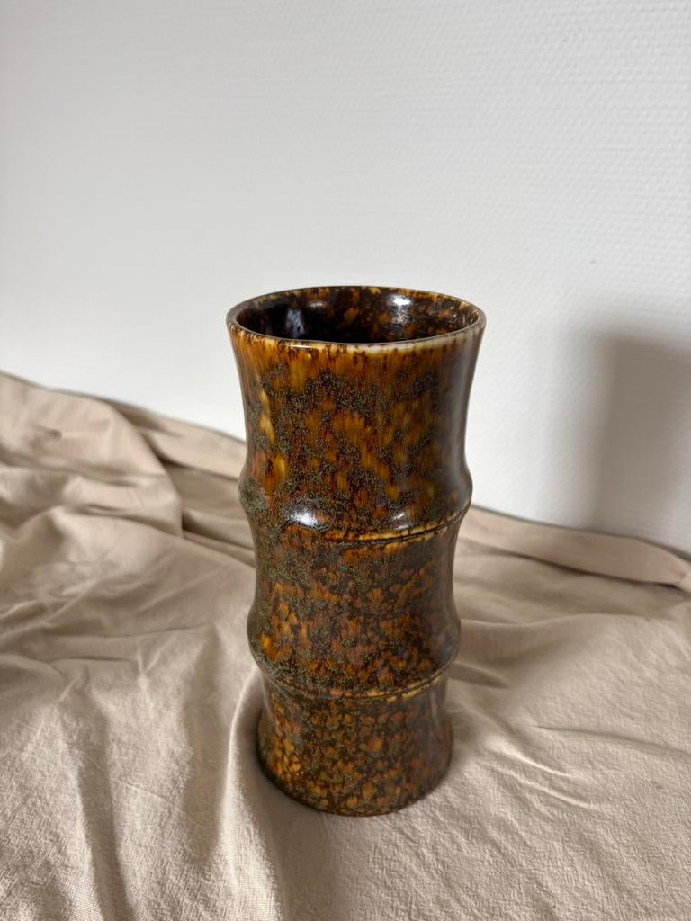 Vintage ceramic bruin ‘bamboe’ vaas h23cm, Huis en Inrichting, Woonaccessoires | Vazen, Overige kleuren, Aardewerk of Porselein
