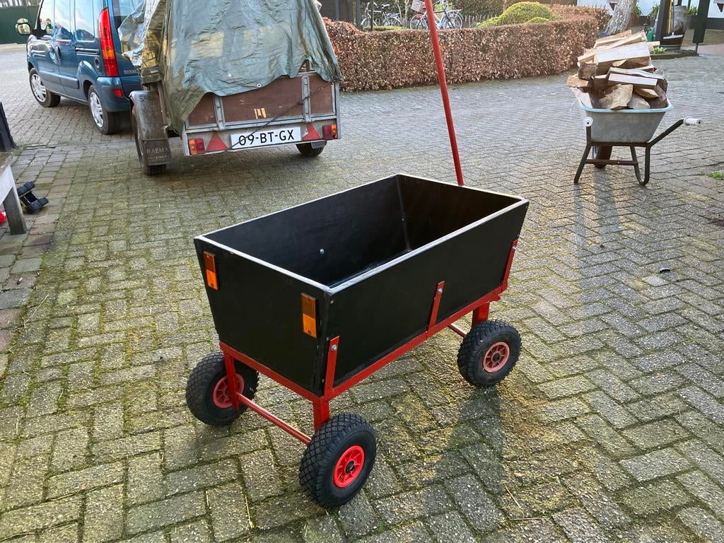 Stevige bolderkar op luchtbanden, Ophalen, Gebruikt