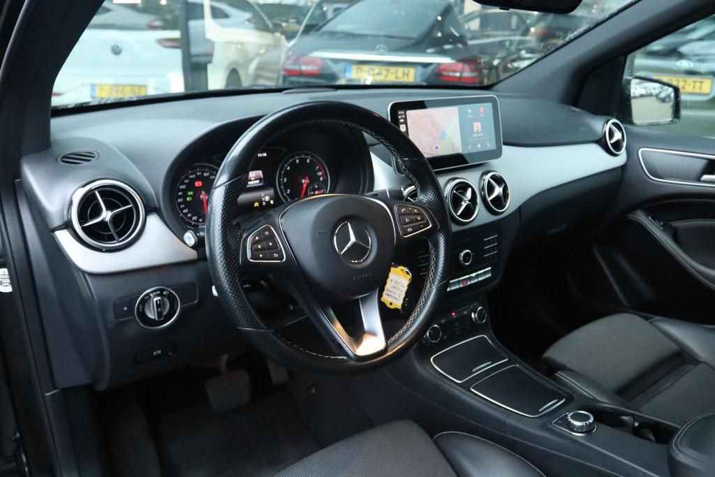 MERCEDES-BENZ B-KLASSE 180 AMBITION | CARPLAY | LED | NAVI |, 1325 kg, Gebruikt, 4 cilinders, Lichtsensor