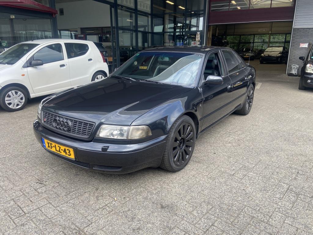 Audi S8 4.2 S8 (bj 1998, automaat), Auto's, Oldtimers, Automaat, 4172 cc, Leder en Stof, Zwart