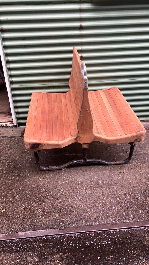 Tram bank teak, Ophalen, A, V, A