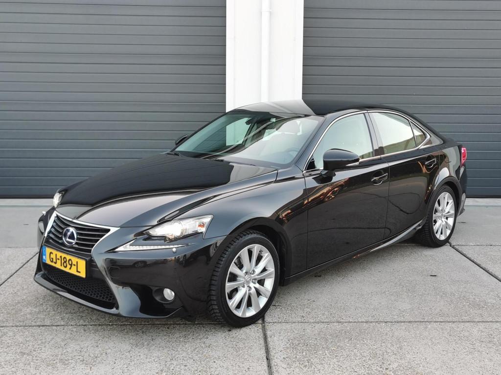 Lexus IS 300h Business Line 2 JAAR GARANTIE, Auto's, Lexus, Automaat, Euro 5, Achterwielaandrijving, Gebruikt