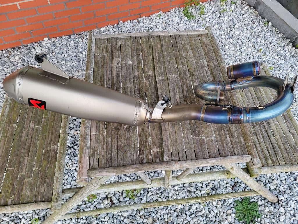 Akrapovic evo titanium Yamaha yz250f 1 uur oud., Motoren, Ophalen