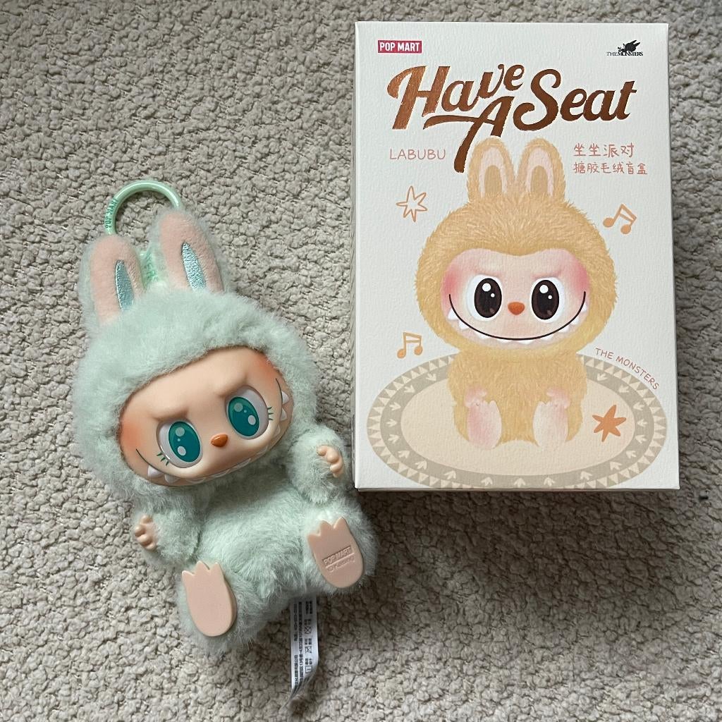 POPMART Labubu Have A Seat QUQU, Ophalen of Verzenden, Zo goed als nieuw