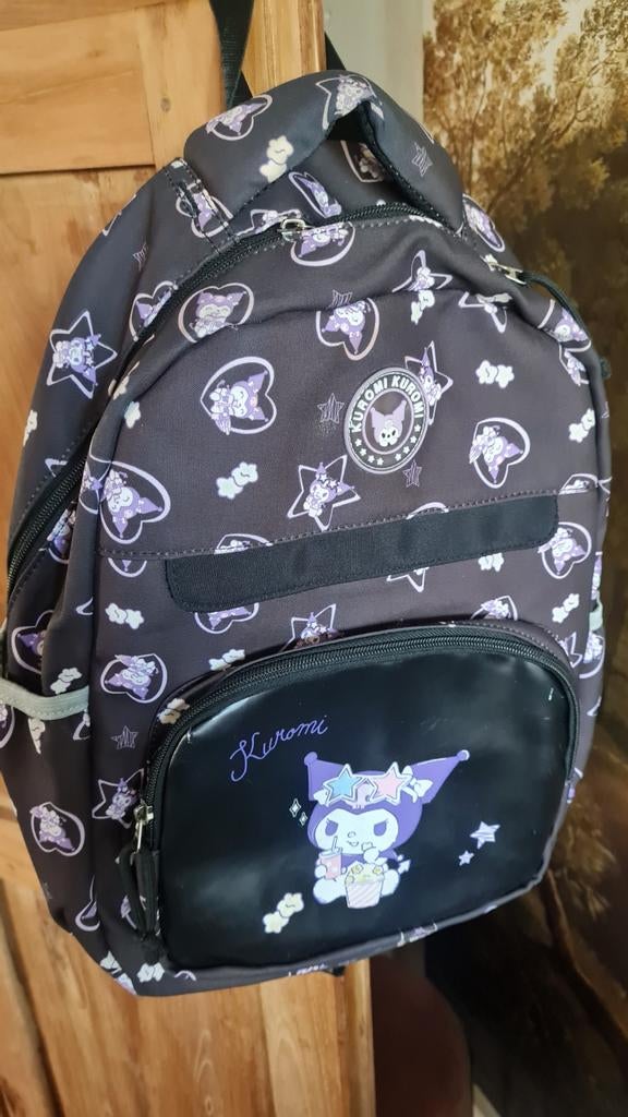 Kuromi hello kitty rugtas, Ophalen, Zo goed als nieuw, Overige merken, 30 tot 45 cm