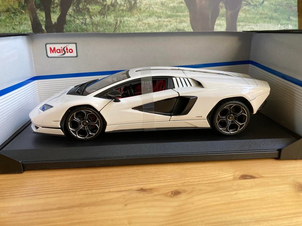 Lamborghini Countach LPI 800-4  Nieuw in doos, Hobby en Vrije tijd, Modelauto's | 1:18, Ophalen of Verzenden, Nieuw, Auto, Maisto