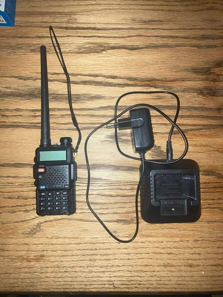 Baofeng UV-5R portofoon, Ophalen of Verzenden, Zo goed als nieuw, 2 to 5 km, Portofoon of Walkie-talkie