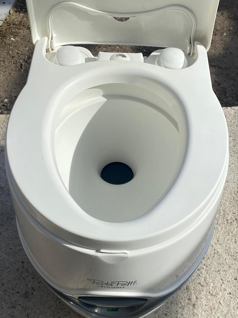 De Thetford Porta Potti 565P Excellence toilet van Thetford., Ophalen