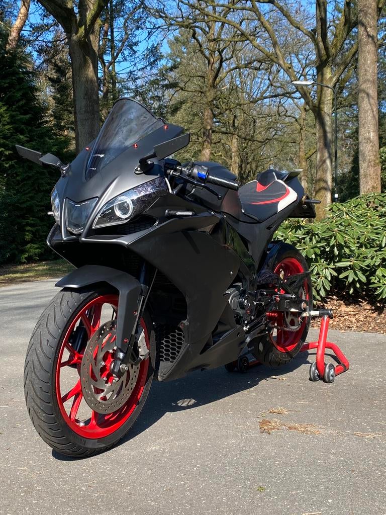Aprilia RS4 125cc 2011, Leuke opties, Goede staat, Motoren, Motoren | Aprilia, Sportuitlaat, 125 cc, 11 kW of minder, 1 cilinder