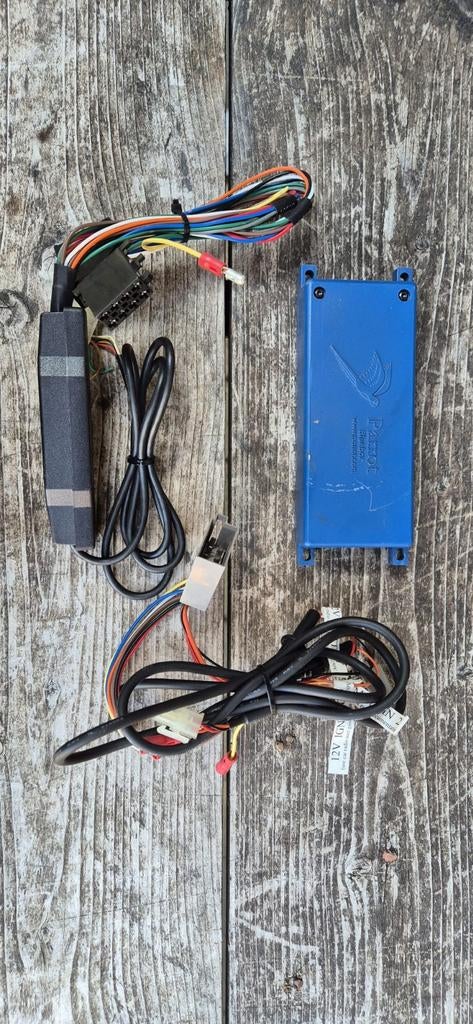 Parrot CK3100N Bluetooth Carkit Onderdelen, Ophalen of Verzenden, Zo goed als nieuw, Inbouw