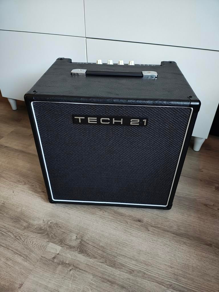 Tech21 Power Engine Deuce Deluxe FRFR, Ophalen, Zo goed als nieuw, Gitaar, 100 watt of meer