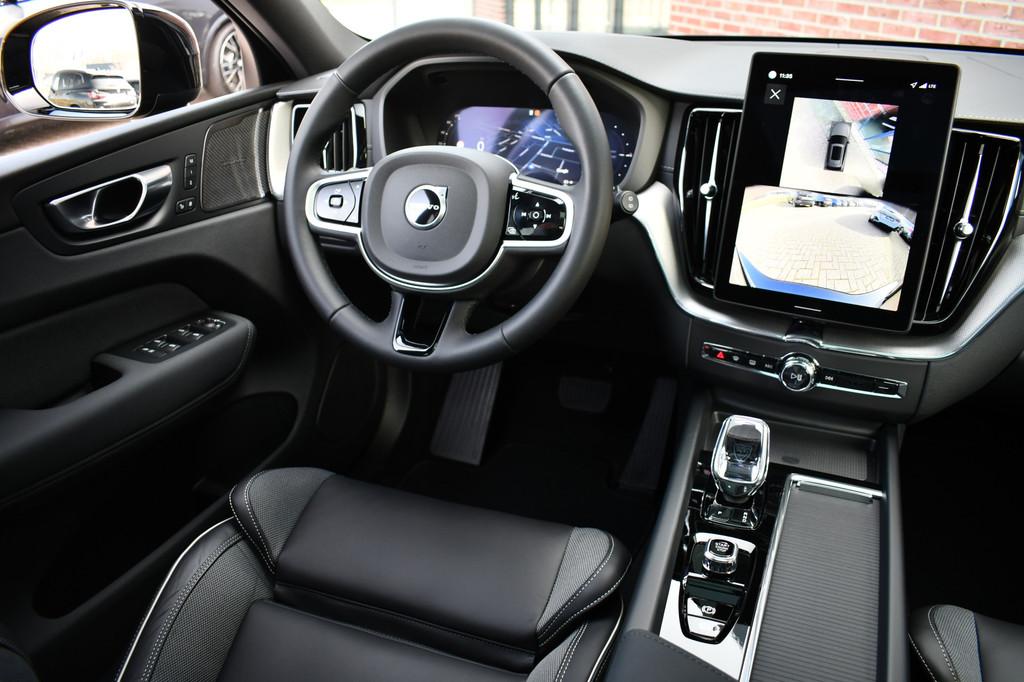 Volvo XC60 2.0 T6 Plug-in AWD Ultra Black Edition Pano ACC H, 12 maanden, Gebruikt, 4 cilinders, Leder en Stof
