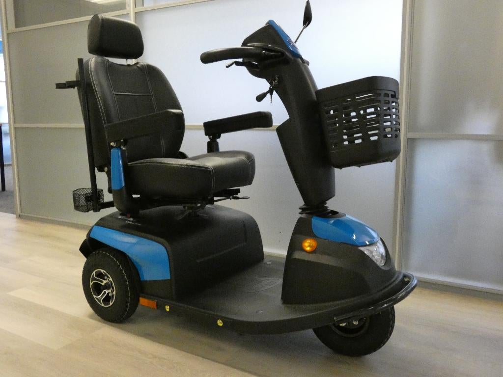 Meyra verhuur rolstoelen en scootmobielen, Ophalen, Elektrische rolstoel