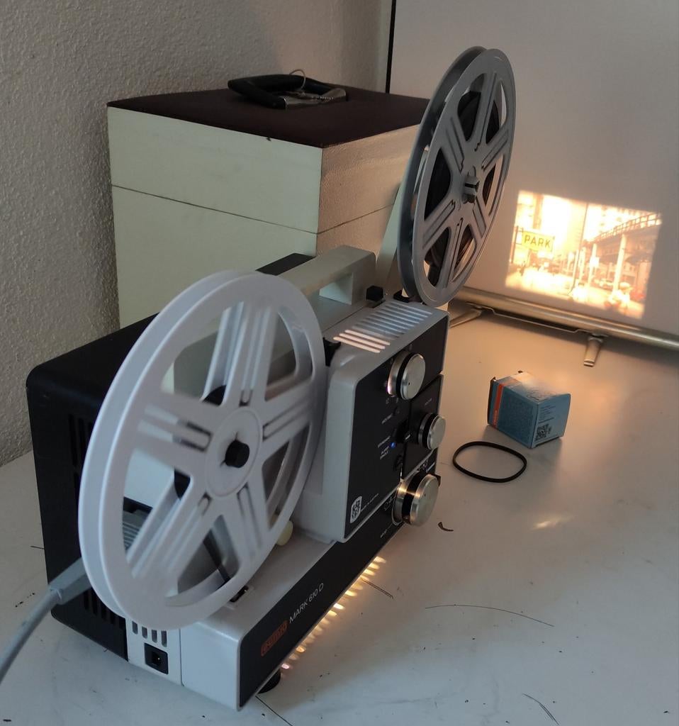 EUMIG 610 SUPER 8 en DUBBEL 8 FILMPROJECTOR in KOFFER, Ophalen of Verzenden, 8mm film