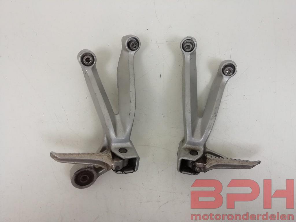 Duo voetsteunen Suzuki GSX-R 600 750 1000 K1 K2 K3 2001 t/m, Gebruikt, -, -, Ophalen of Verzenden