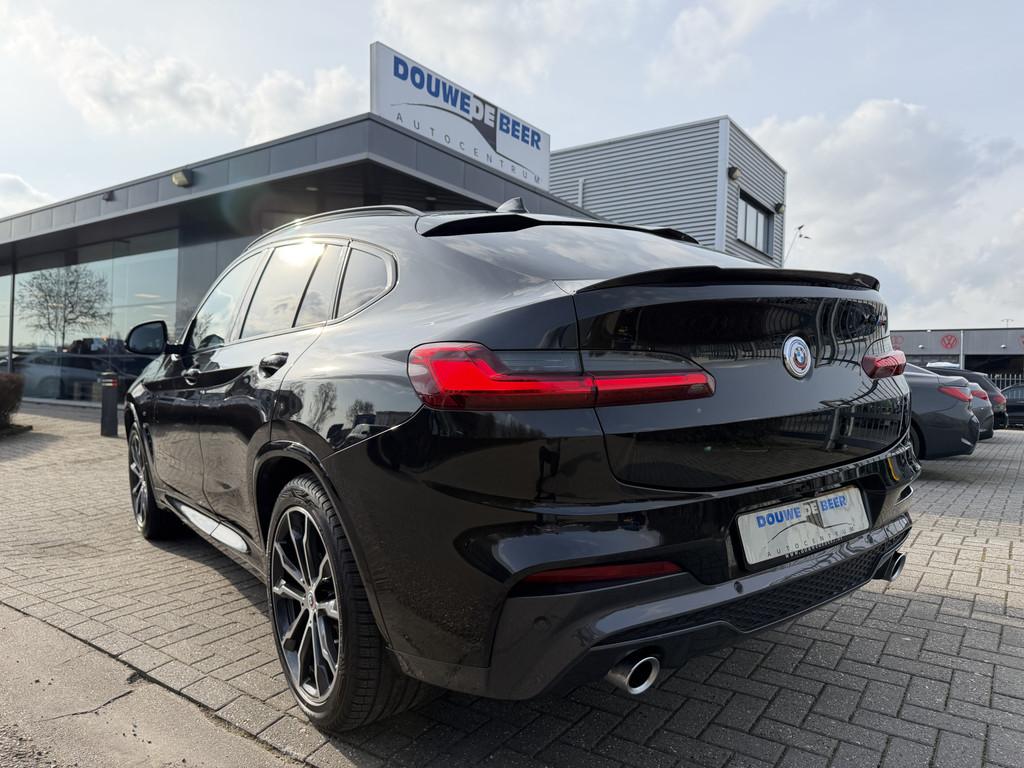 BMW X4 xDrive20i M-sport Pano-Dak | Trekhaak | Leer | Memory, Automaat, Euro 6, 4 cilinders, Leder
