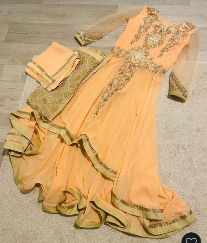 Anarkali Jurk Maat XS/S Perzik met Gouden Borduurwerk, Kleding | Dames, Ophalen of Verzenden, Zo goed als nieuw, Maat 36 (S), Overige kleuren