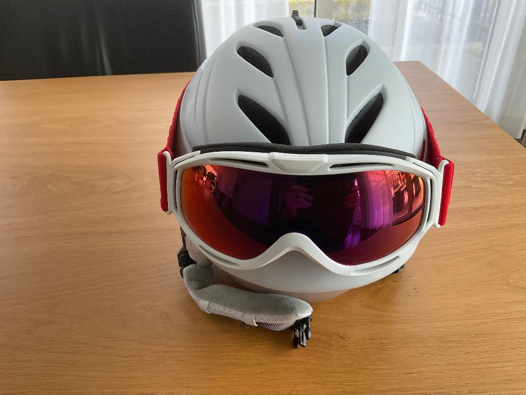 Skihelm, Sport en Fitness, Skiën en Langlaufen, Overige merken, Overige typen, Ophalen of Verzenden, Zo goed als nieuw