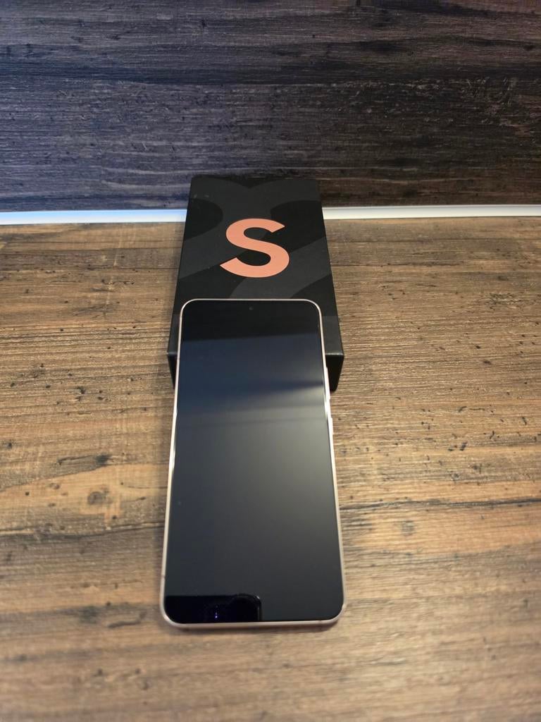 Samsung Galaxy S22 Pink Gold, Ophalen, Zo goed als nieuw, Roze, Galaxy S22