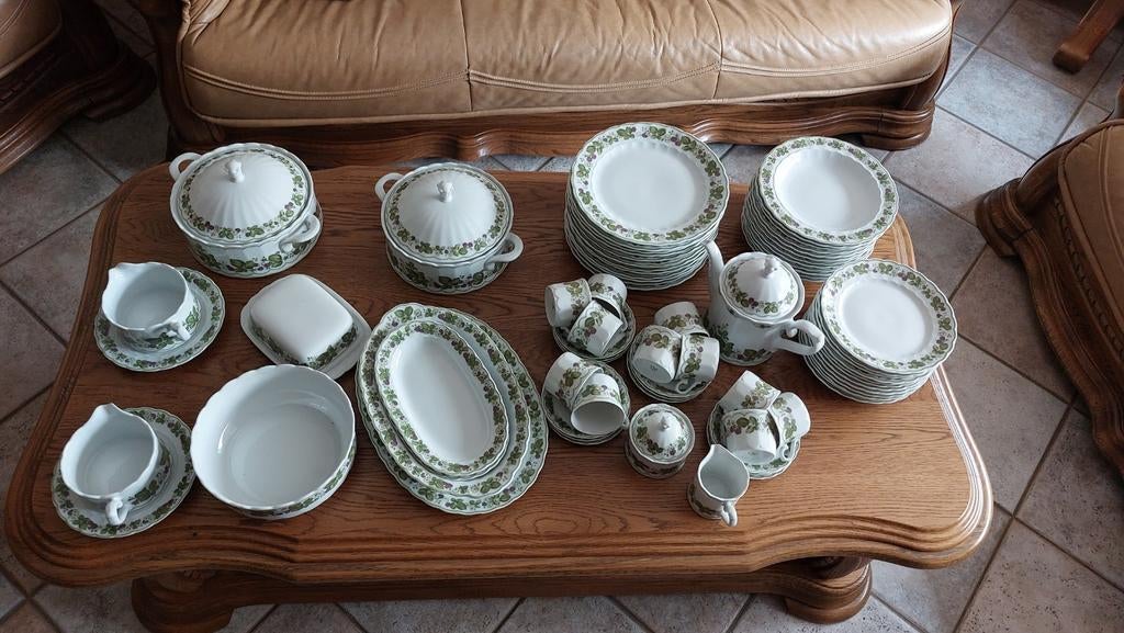 12 delig uitgebreid Eschenbach sevies.  Bavaria Germany 0-, Antiek en Kunst, Ophalen