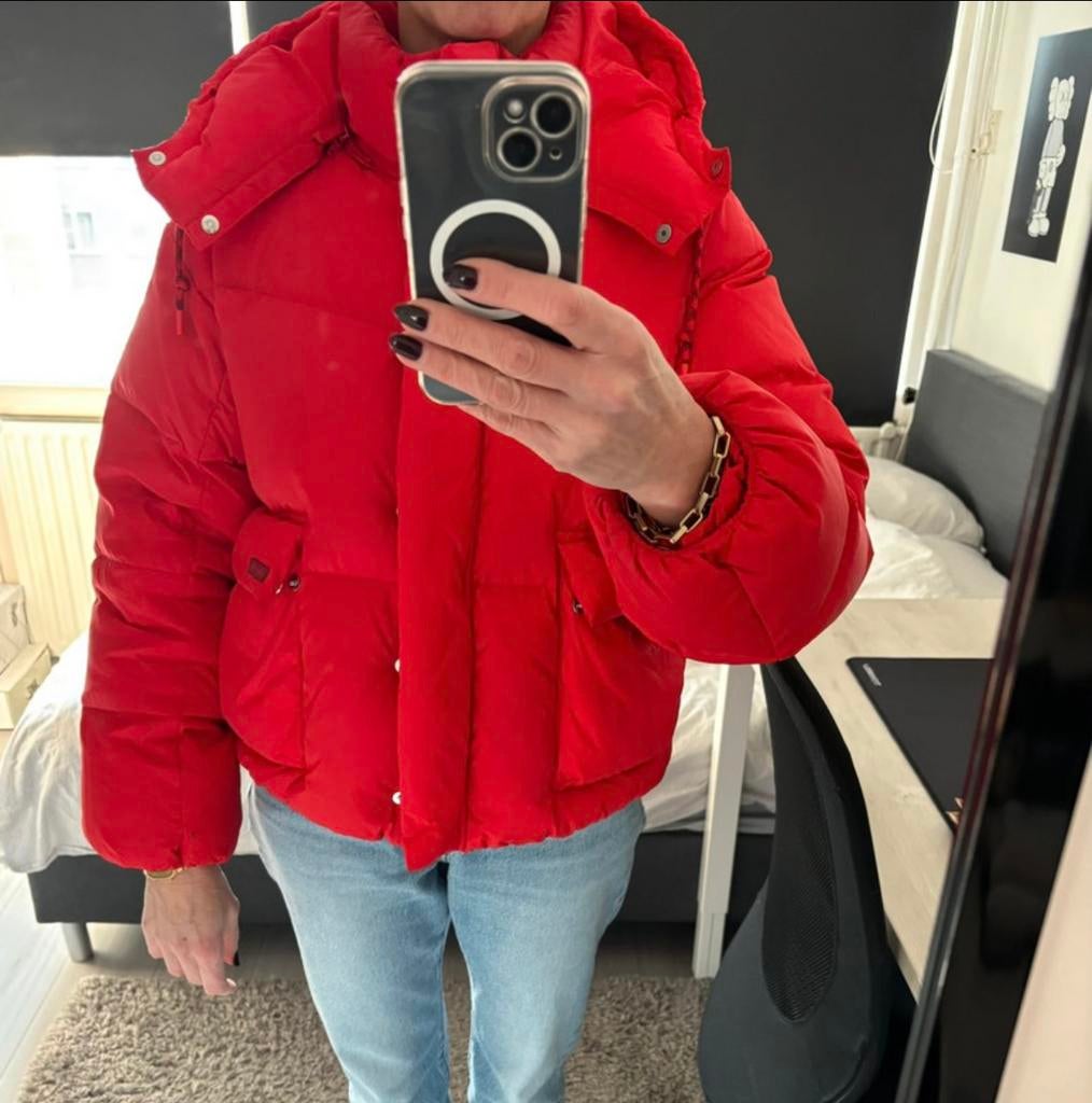 Rode levis donsjas maat M, Ophalen, Zo goed als nieuw, Rood