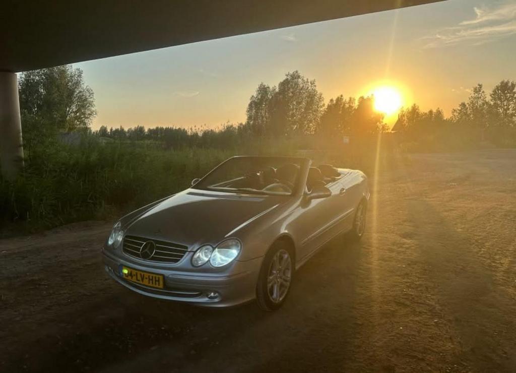 Mercedes-Benz CLK 1.8 Clk200 Kompr Cabriolet AUT 2003 Grijs, Auto's, Automaat, Achterwielaandrijving, Zwart, 4 cilinders