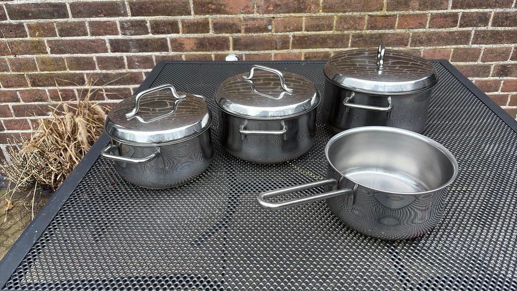 BK 4 DELIG PANNEN SET, Huis en Inrichting, Keuken | Potten en Pannen, Ophalen, Gebruikt, Pannenset