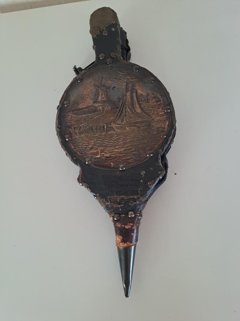 Antieke blaasbalg met Hollands tafereel, Ophalen