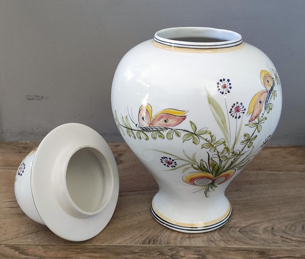 Andrea by Sadek, handgeschilderde urn/vaas met deksel.  TEAB, Overige kleuren, Ophalen of Verzenden, Minder dan 50 cm, Glas