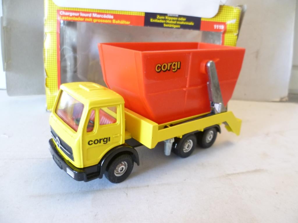 Corgi 1119 Matics 1983 Mercedes Loadlugger modelauto., Ophalen of Verzenden, Zo goed als nieuw, Bus of Vrachtwagen
