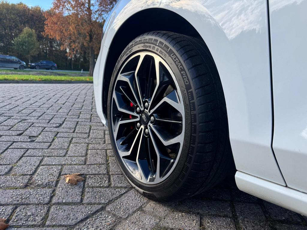 Ford Focus Wagon 1.0 ST Line Hybrid X Business ACC/CARPLAY/P, Stof, Gebruikt, Wit, 999 cc