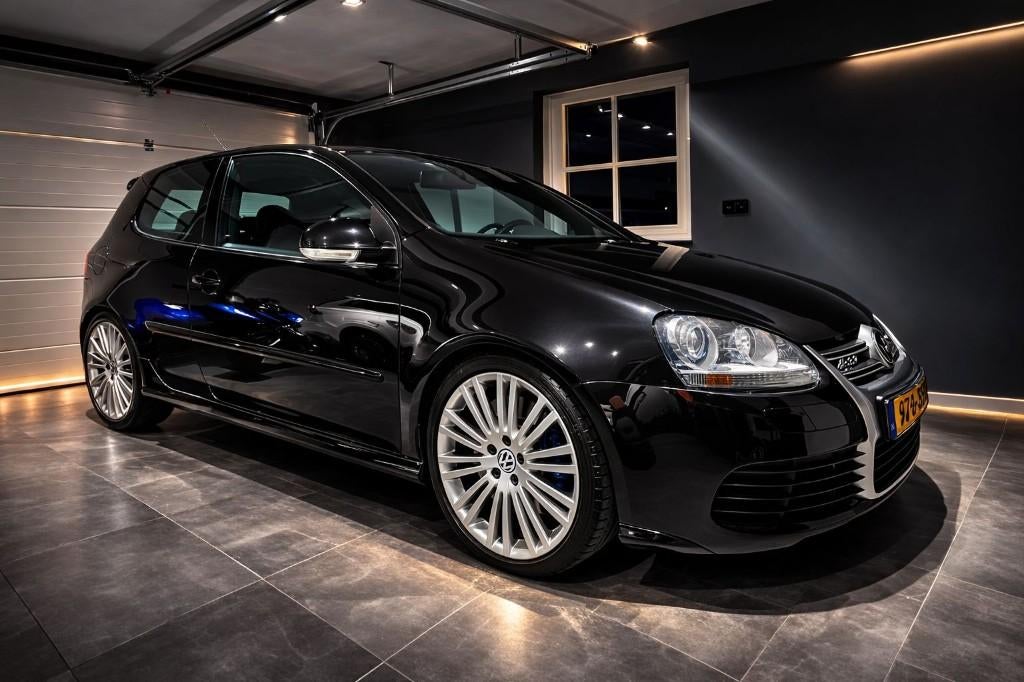 Volkswagen Golf 3.2 V6 184KW R32 3D 4M AUT 2006 Zwart, Auto's, Zwart, 3189 cc, Zwart, Vierwielaandrijving