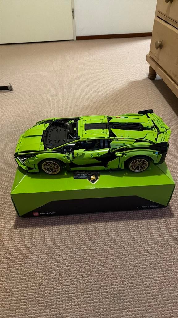Lego technic Lamborghini sian, Ophalen of Verzenden, Zo goed als nieuw, Overige schalen, Auto onroad