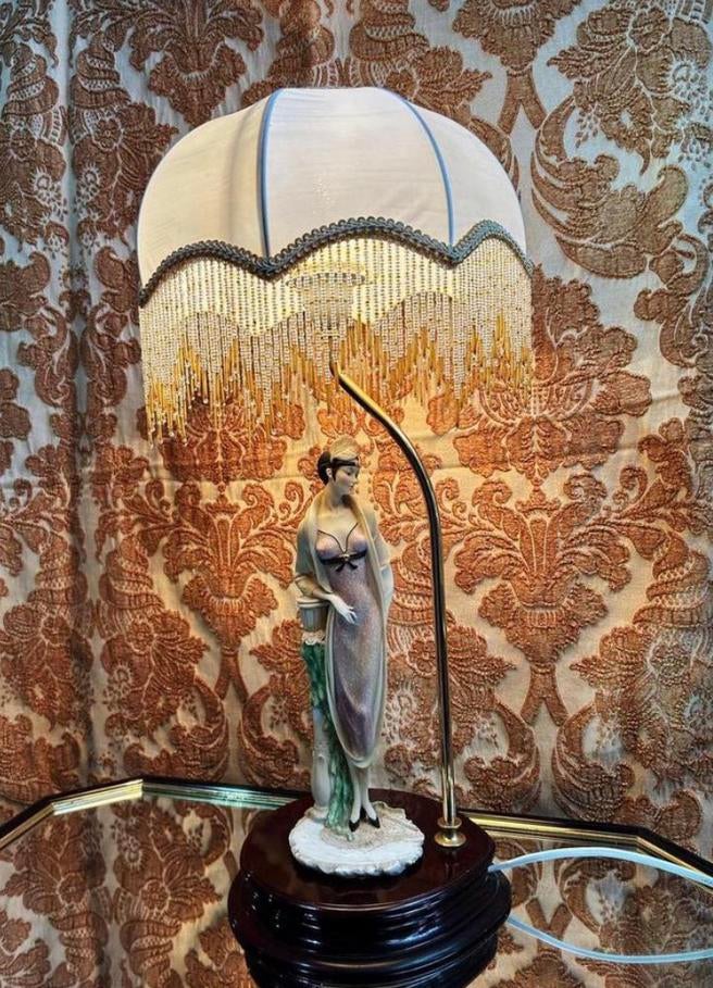 Lampje met kralen kraaltjes vintage met beeldje, Huis en Inrichting, Lampen | Tafellampen, Ophalen of Verzenden, Zo goed als nieuw